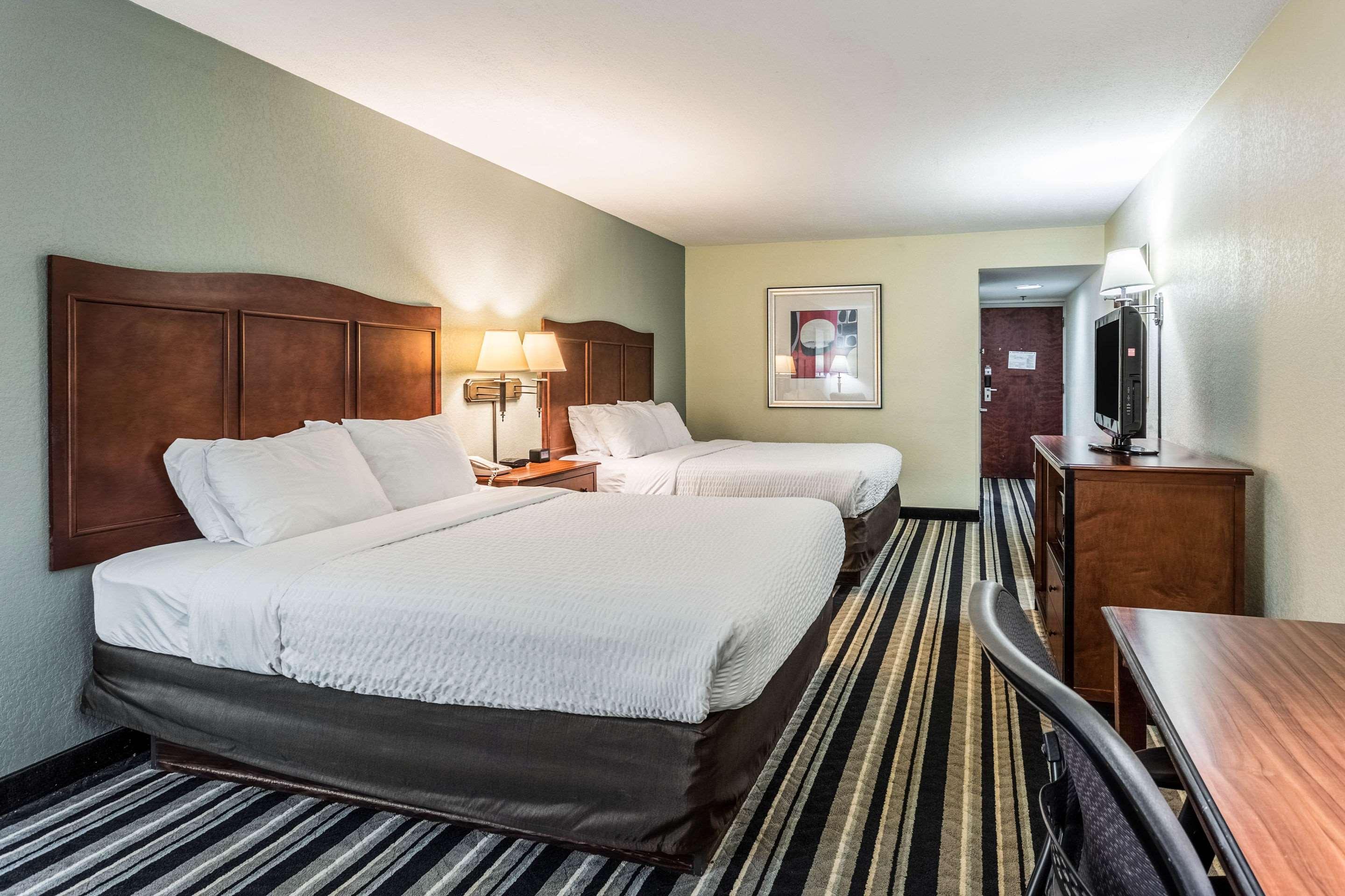 Clarion Pointe Huntsville Research Park Bagian luar foto