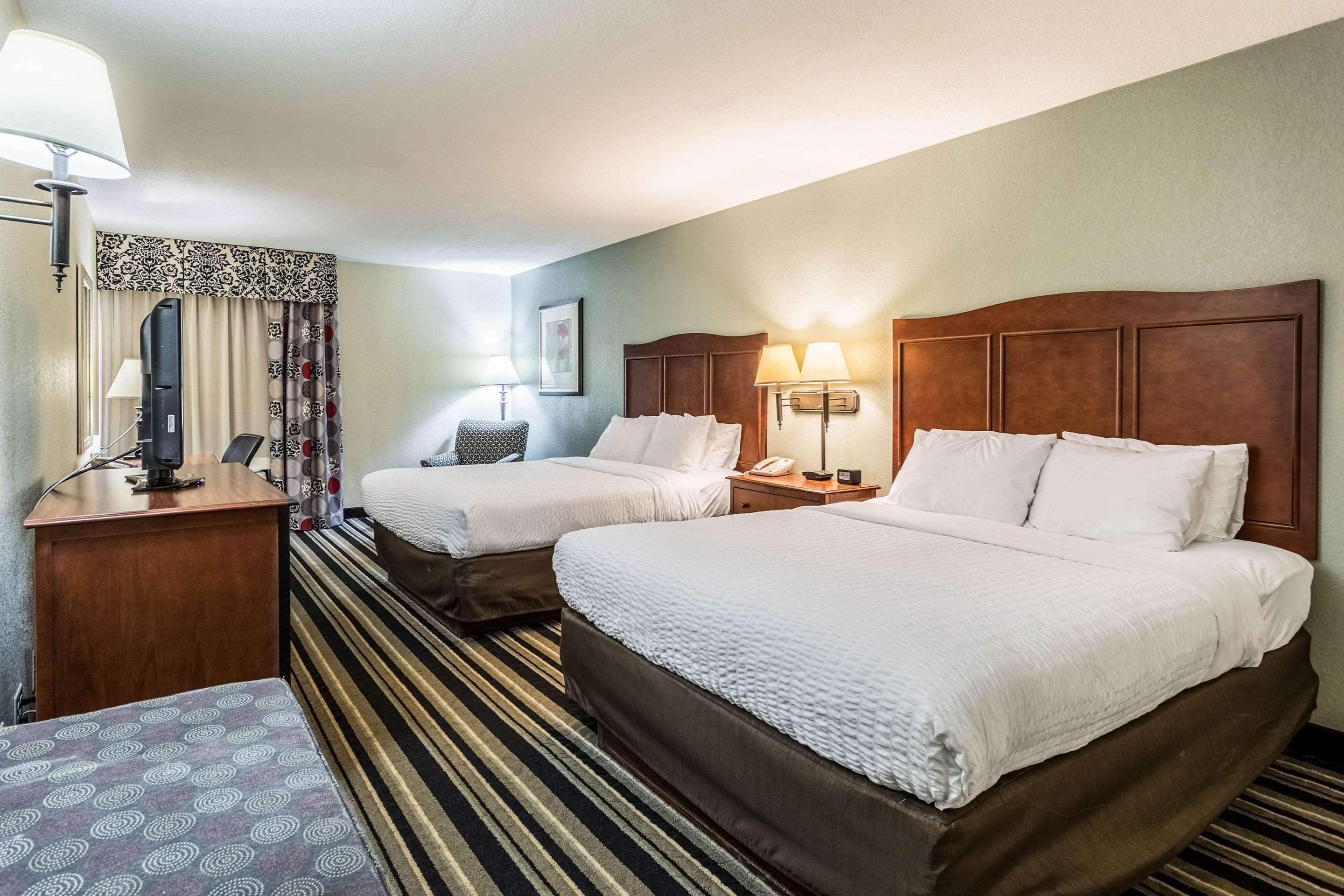 Clarion Pointe Huntsville Research Park Bagian luar foto