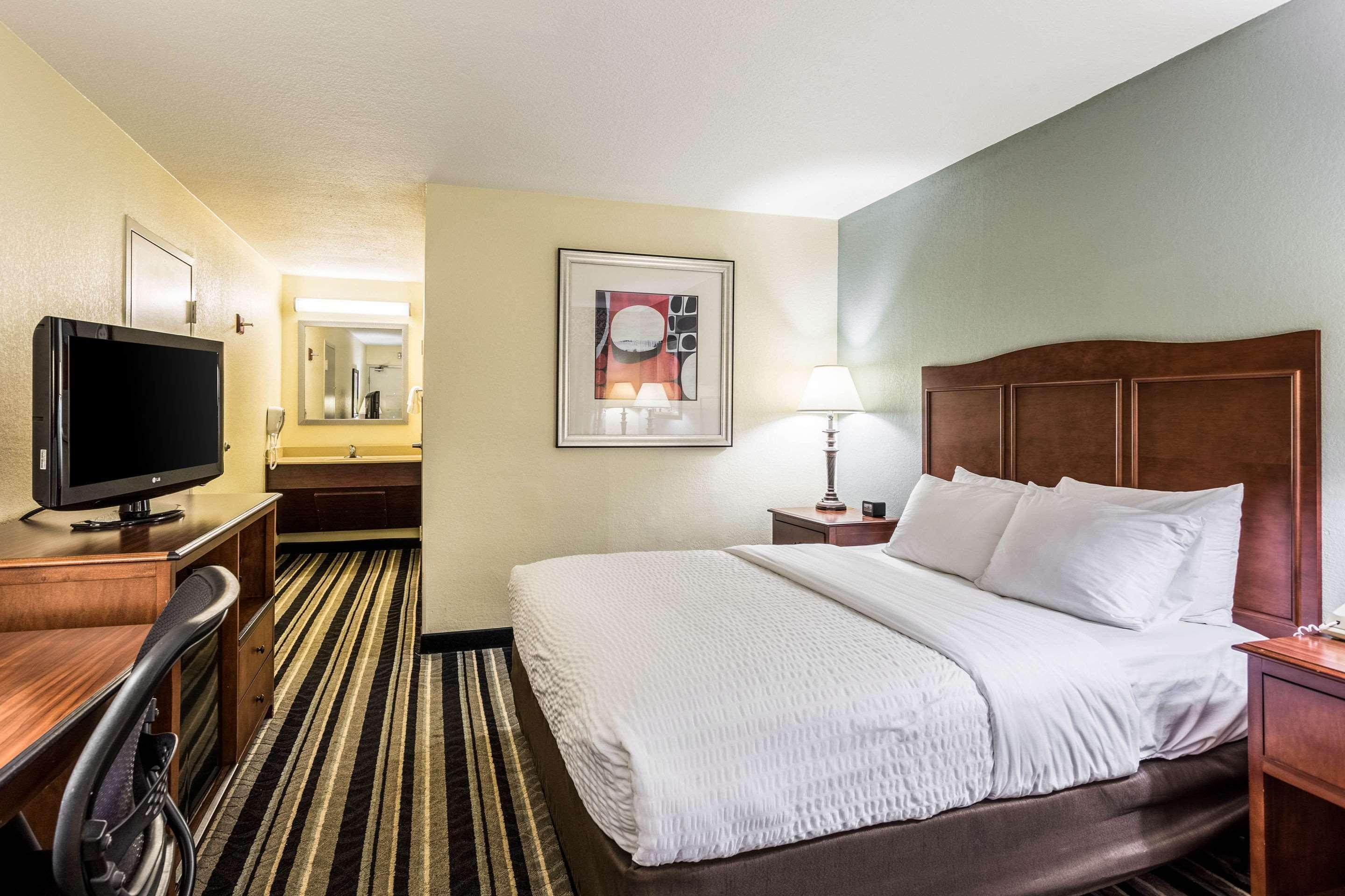 Clarion Pointe Huntsville Research Park Bagian luar foto
