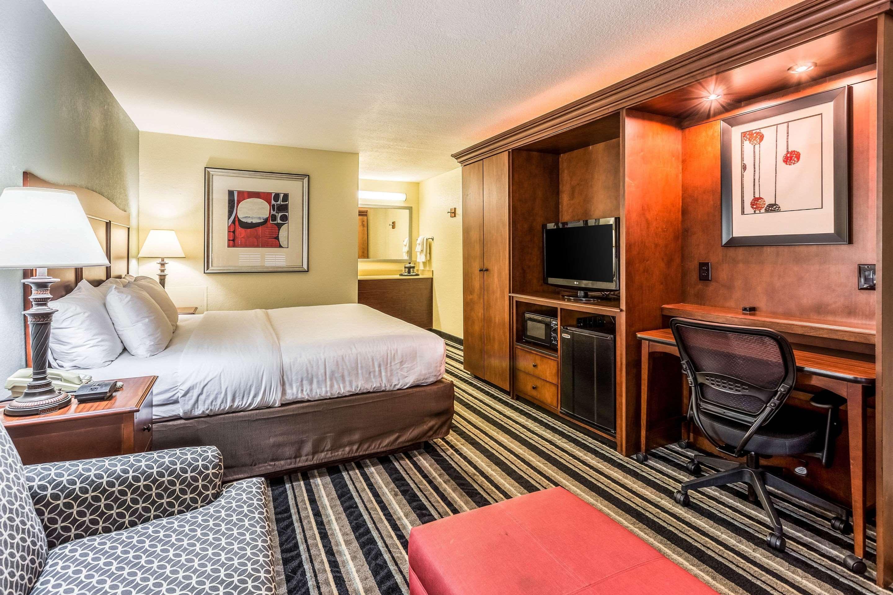 Clarion Pointe Huntsville Research Park Bagian luar foto
