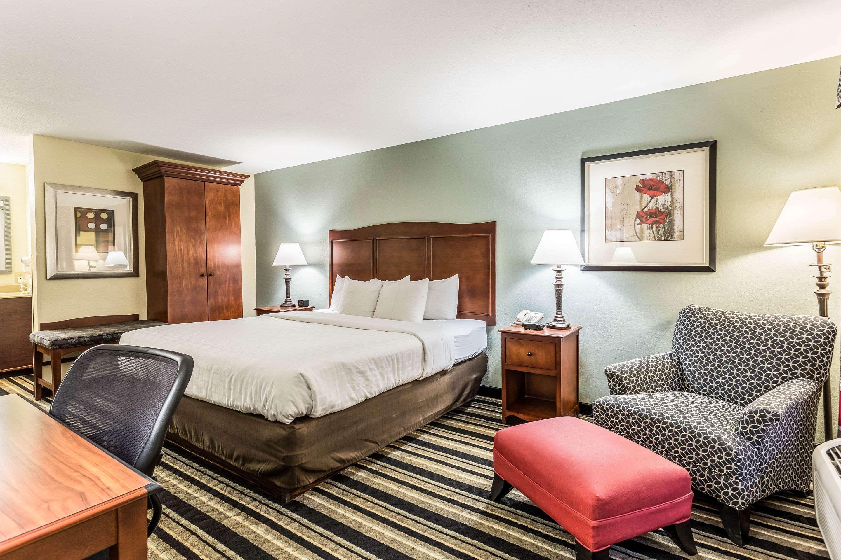 Clarion Pointe Huntsville Research Park Bagian luar foto